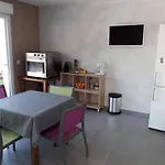 לינה וארוחת בוקר La Insolite