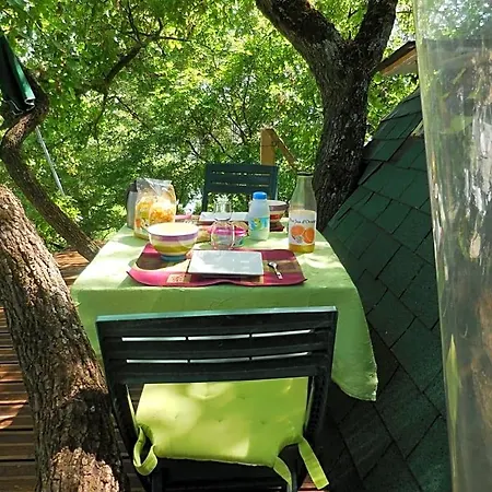 Bed & Breakfast La Insolite 4*